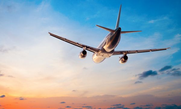 Страховые компании отзывают гарантии на перелеты: авиасообщение с Украиной может остановиться в ближайшие дни